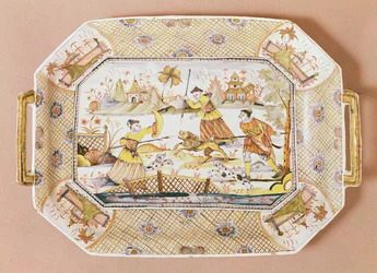 Plat octogonal avec un motif chinois de chasse au lion, c.1730